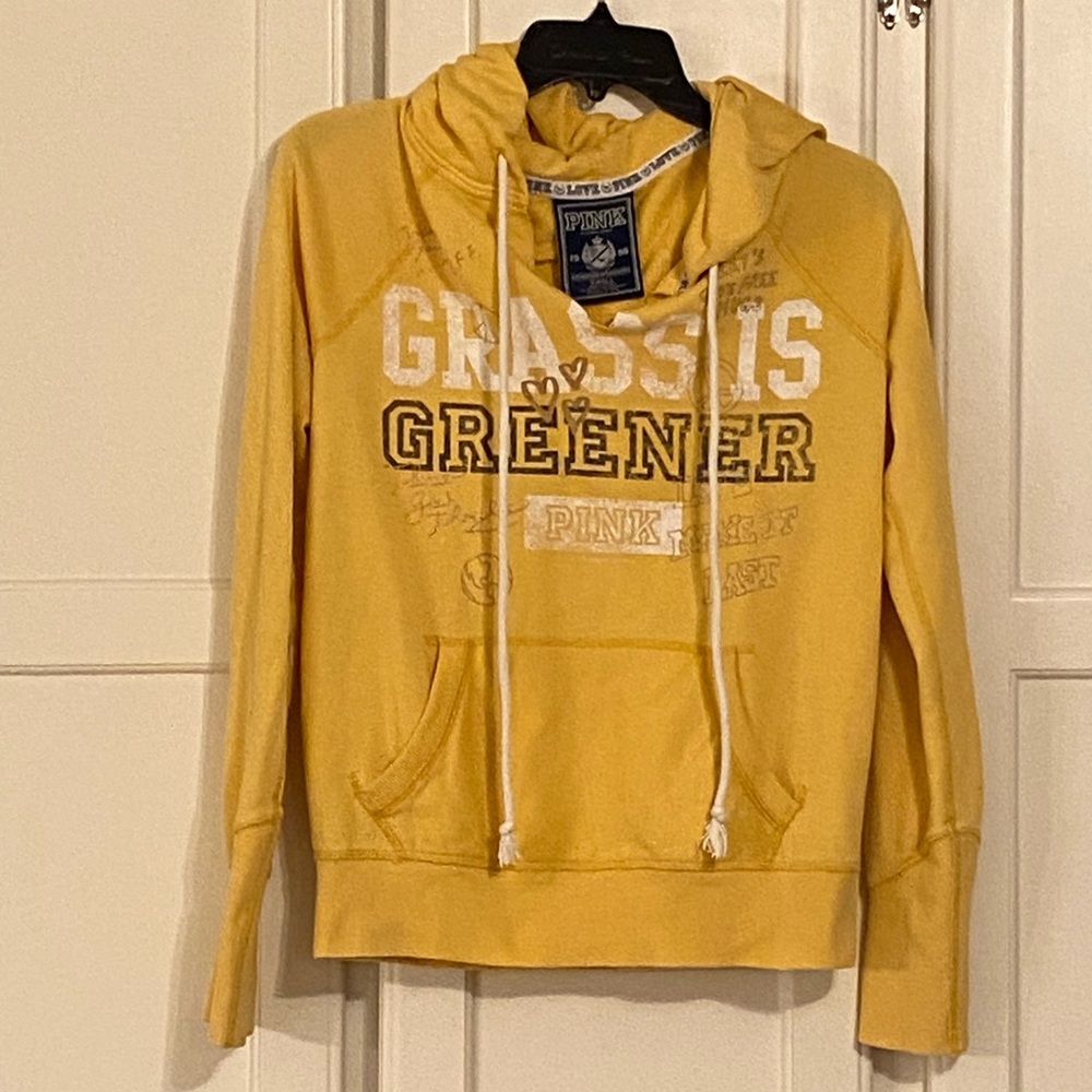 Sold 🩷🛍️New PINK Vintage Yellow Pullover Hoodie💛 - Picture 1 of 11